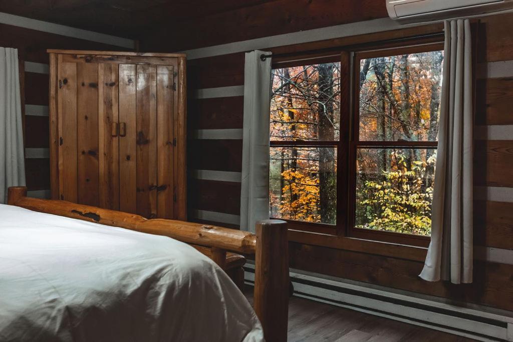 Deer Run Cabin At 36 North - Hot Tub Purlear Dış mekan fotoğraf