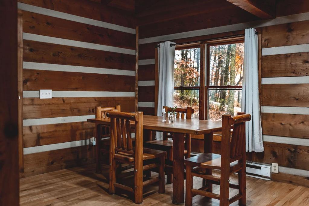 Deer Run Cabin At 36 North - Hot Tub Purlear Dış mekan fotoğraf