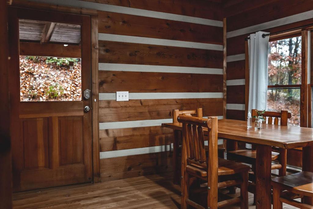 Deer Run Cabin At 36 North - Hot Tub Purlear Dış mekan fotoğraf